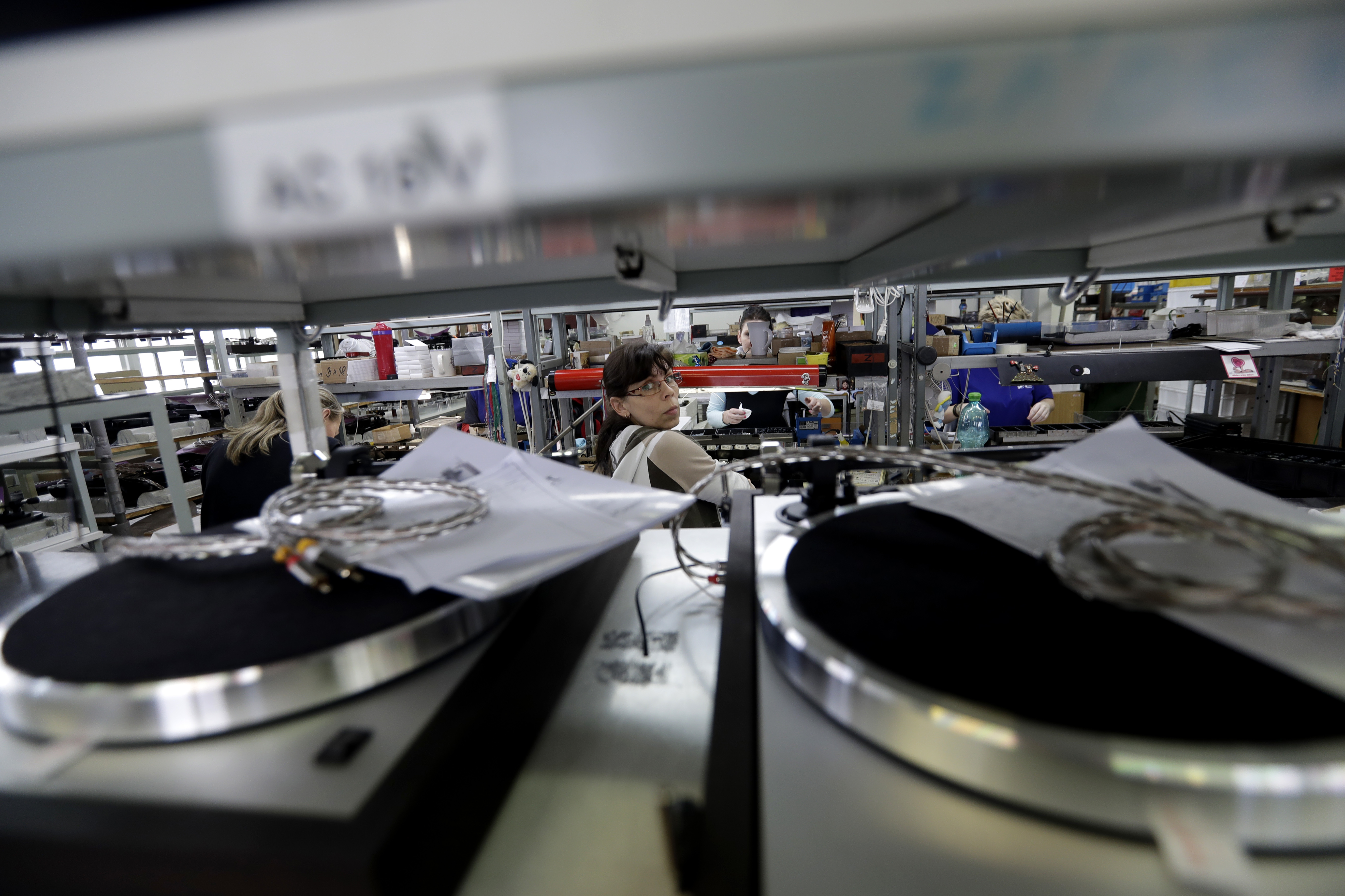 なぜZ世代はレコードを買うのか？ストリーミング時代に「本物」を求める理由