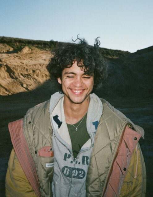 なぜ今？2018年の名曲「Babydoll」がSNS発で超リバイバルヒット、和訳MV公開