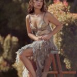 グラミー2年連続受賞のLaufey、来日直前の新展開　本日リリースのデラックス版『A Matter of Time: The Final Hour』に世界が注目