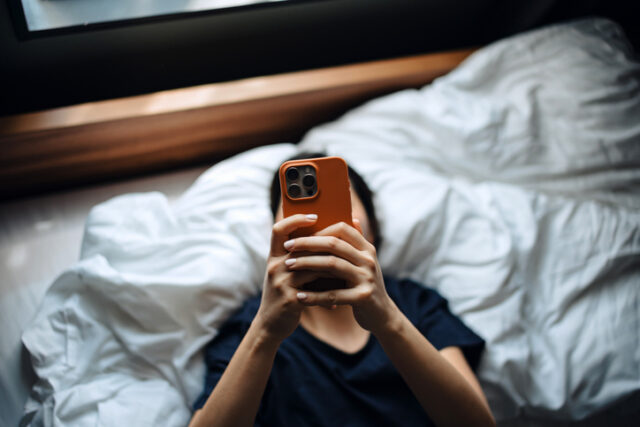 Z世代の47%が「過去に生きたい」…SNSも4割が「なければよかった」