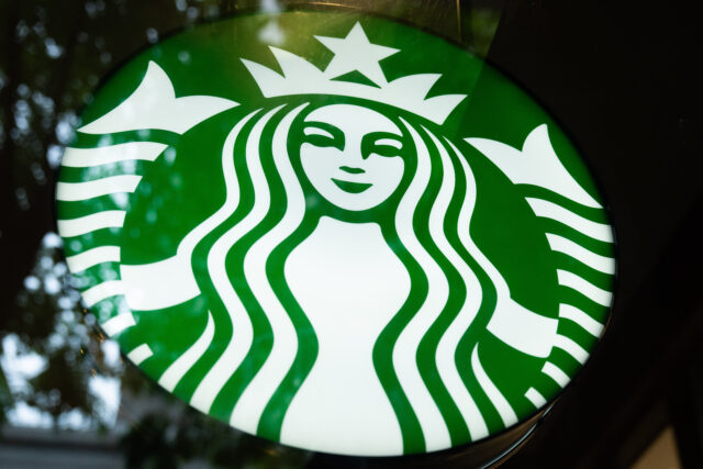 スターバックス夏の新ドリンク、“見た目は最高”も味に賛否