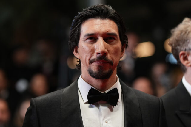 暴露本で「椅子投げ」と書かれたアダム・ドライバー、カンヌでの「鮮やかな返し」が話題に