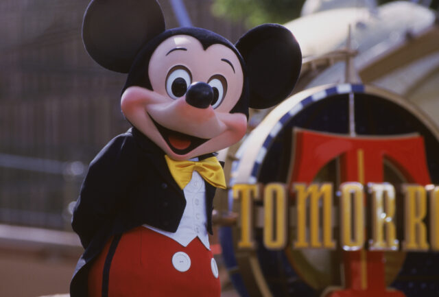 ディズニーランド、パークホッパーのルール変更へ——午前11時までの移動制限を撤廃