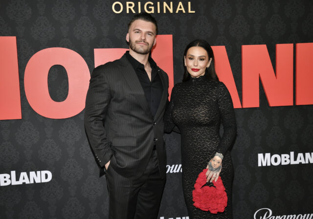『ジャージー・ショア』JWoww、映画試写会を装ったサプライズ結婚式を開催