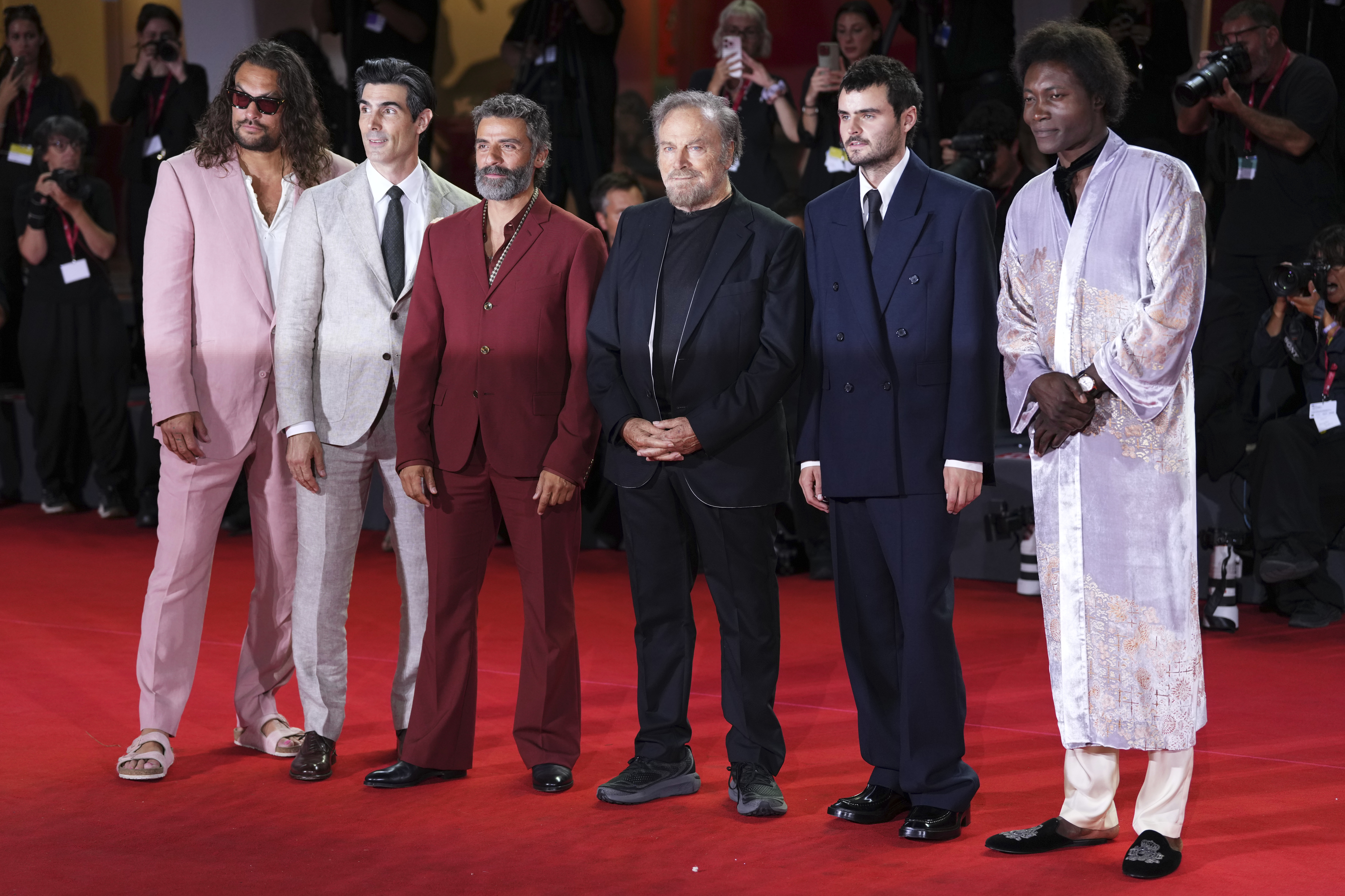 オスカー・アイザックがダンテと現代作家を一人二役、豪華出演者の異色作『ダンテの遺稿』配信開始