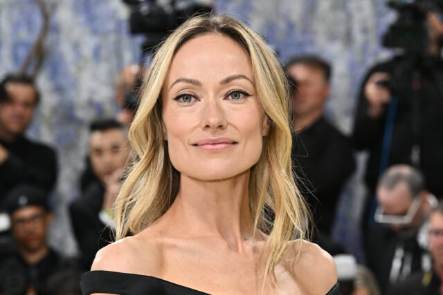 オリヴィア・ワイルド、元婚約者と娘の卒業式に出席——親権争いから和解へ