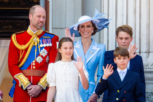 英王室「トゥルーピング・ザ・カラー」2026——ジョージ王子ら3きょうだいが勢ぞろい