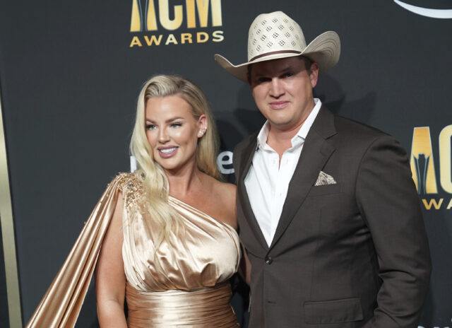 カントリースター、ジョン・パーディがサマーとの離婚を発表――「娘たちが最優先」