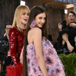 ニコール・キッドマンの娘サンデイ・ローズ、18歳誕生日前にディオールのランウェイへ