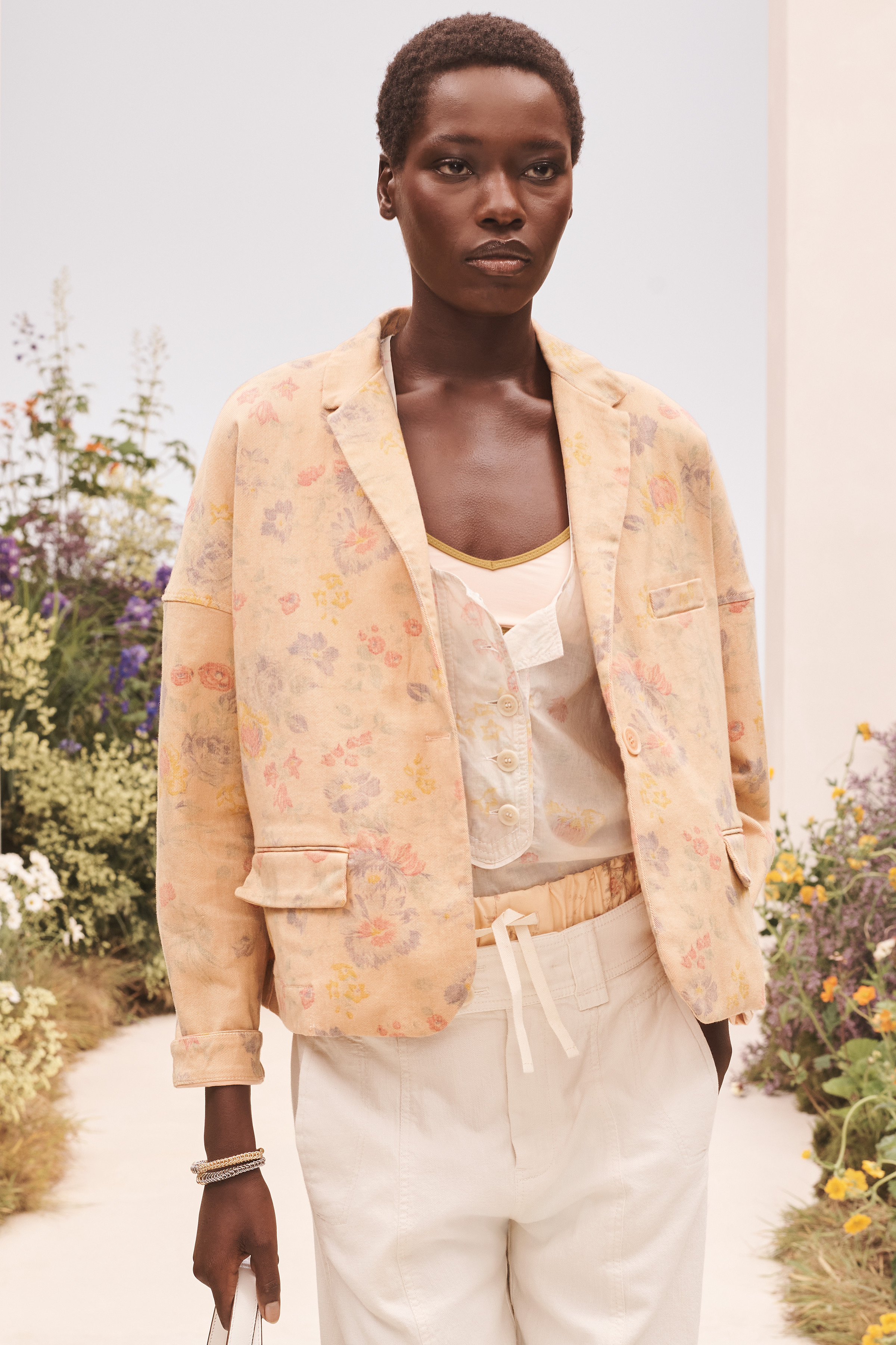 ZARA SRPLS FLWRS ウォッシュ加工の花柄ブレザー
