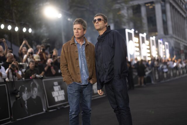 リアムとノエルの子ども6人が揃った。オアシス映画のロンドンプレミア