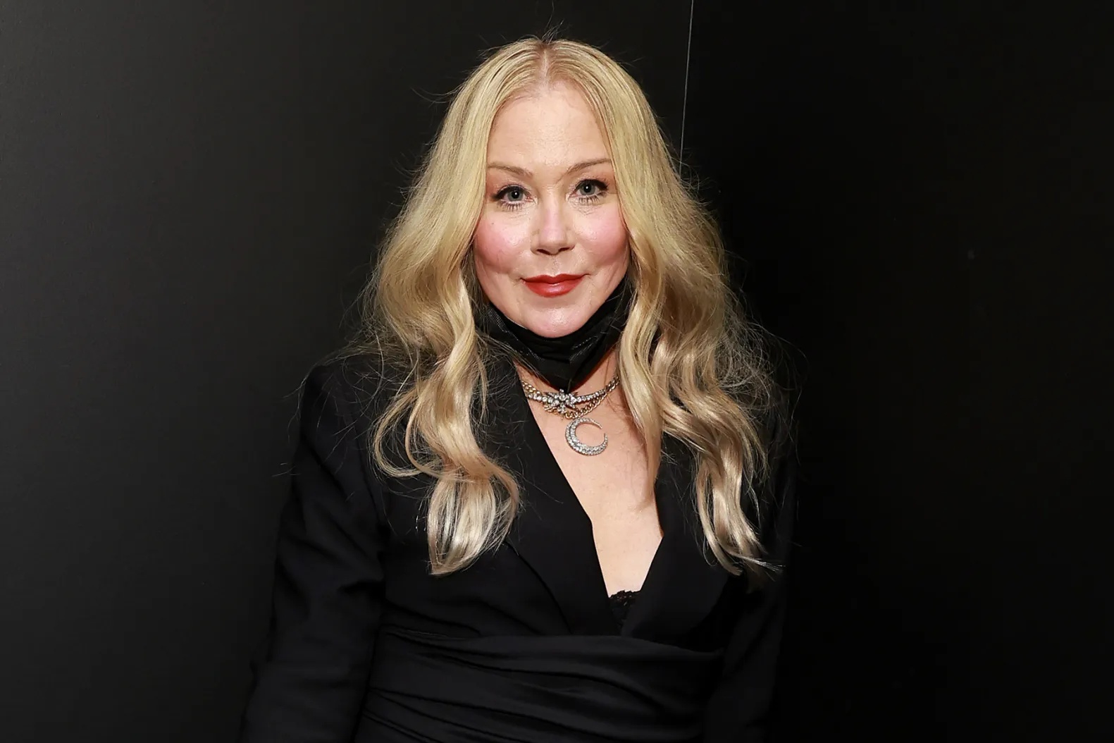 クリスティナ・アップルゲイト、多発性硬化症は誤診？喜べない理由とは