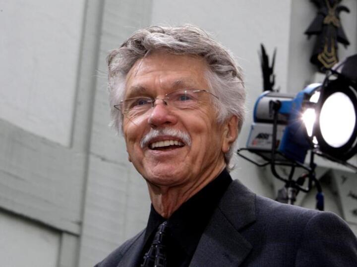 『トップガン』の教官ヴァイパー、トム・スケリットが93歳で死去