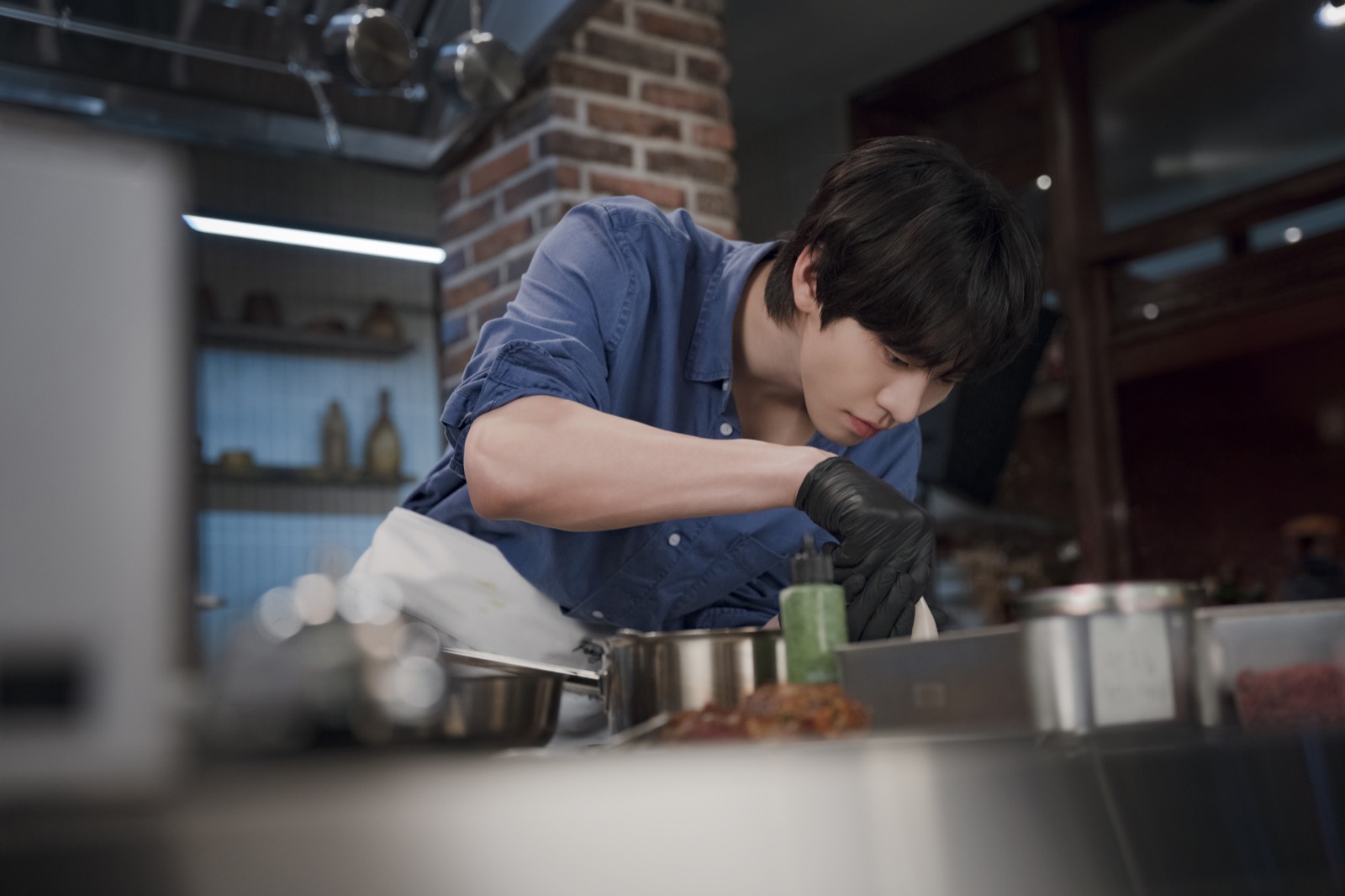 『ファイナル・テーブル』でカン・ハンを演じるアン・ヒョソプ