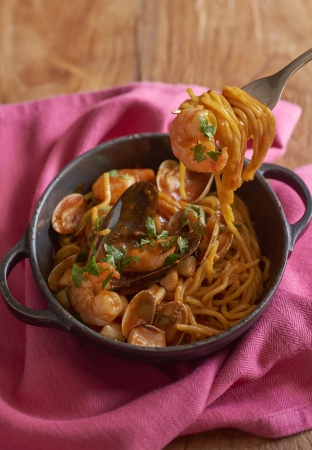 焼きパスタ 熱々ブイヤベース仕立て