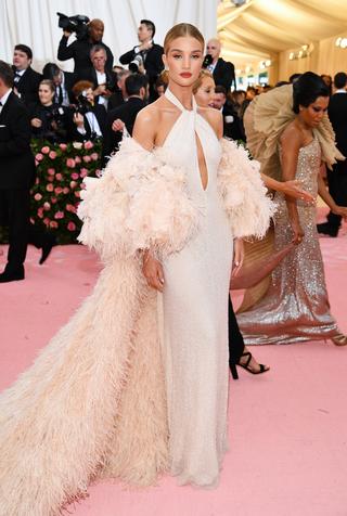 ロージー・ハンティントン・ホワイトリー：Oscar de la Renta