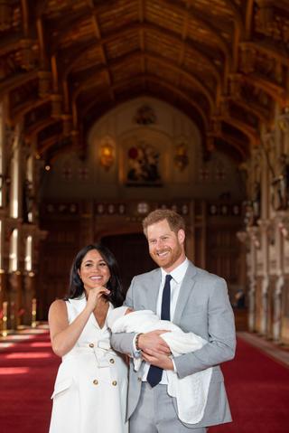 メーガン妃とヘンリー王子、ロイヤルベビーお披露目