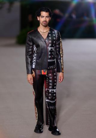 ジョー・ジョナス：Louis Vuitton