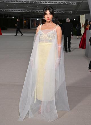 ナオミ・スコット： Erdem