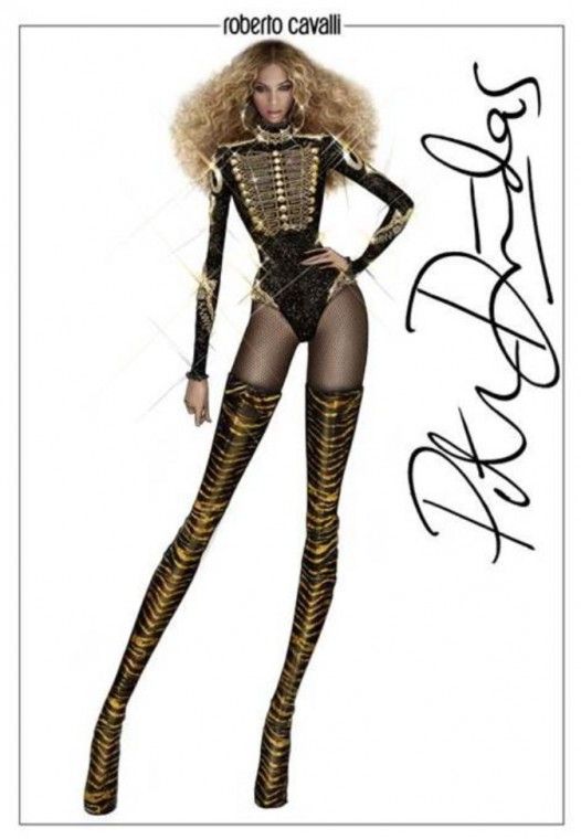 デザインを手がけた、同ブランドのクリエイティヴ・ディレクター、ピーター・ダンダスもビヨンセの舞台上での美しさに感動していた。　©Roberto Cavalli