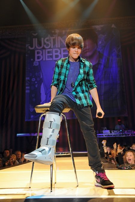 テイラースウィフト taylor swift　ジャスティンビーバー justin bieber　前座