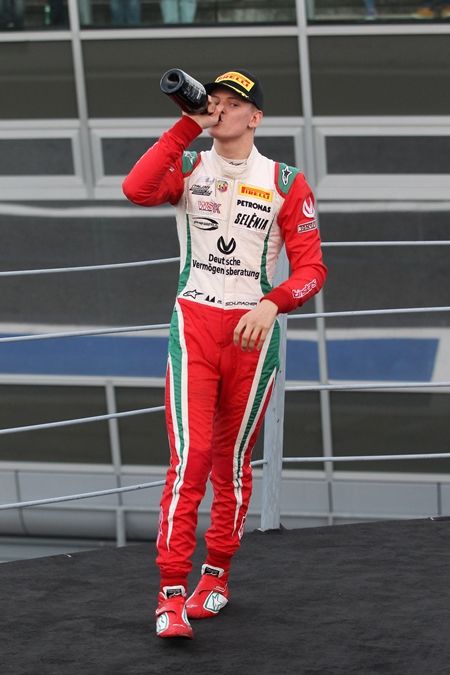 ミック・シューマッハ　Mick Schumacher 　ミハエル・シューマッハ　 Michael Schumacher　イタリア　17歳　F4
