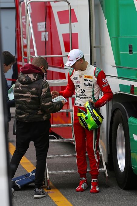 ミック・シューマッハ　Mick Schumacher 　ミハエル・シューマッハ　 Michael Schumacher　イタリア　17歳　F4
