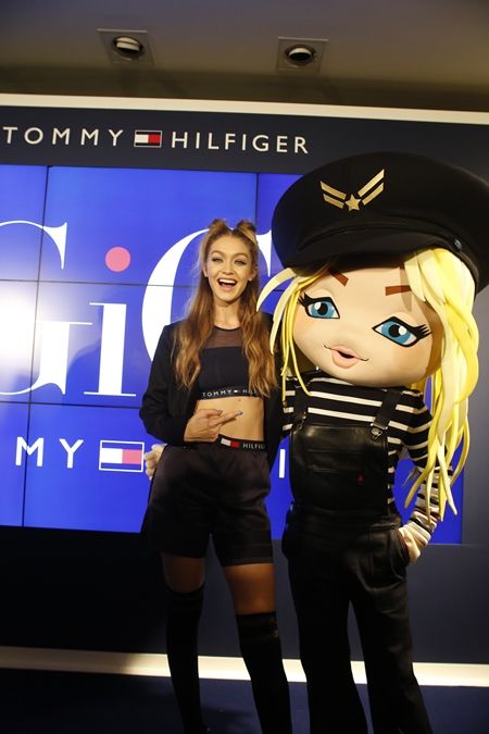 ジジ・ハディッド　Gigi Hadid　トミーヒルフィガー　Tommy Hilfiger　来日イベント　初来日　表参道　TOGETHERTOUR　ジジドール