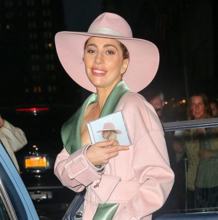 レディー・ガガ　Lady Gaga　来日直前　新アルバム　PR