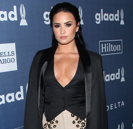 今年長年付き合っていた俳優と別れてから、米総合格闘技家のルーク・ロックホールドなど、数人の男性とウワサになっている。