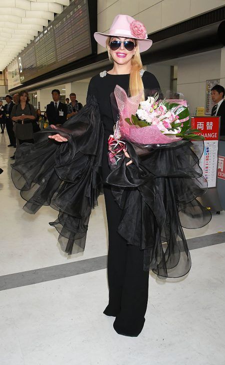 レディー・ガガ Lady Gaga 来日 成田空港