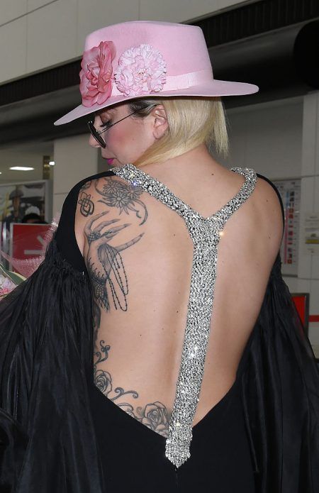 レディー・ガガ　Lady Gaga　来日　成田空港　