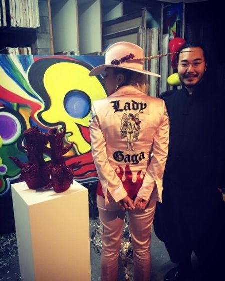 レディー・ガガ　 Lady Gaga 　来日　舘鼻則孝 呪力の美学　舘鼻則孝　ヒールなしシューズ　南青山　展覧会　PR活動　アルバム　ジョアン