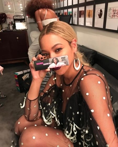 ビヨンセ　Beyonce　ソランジュ　solange 　ジェイ・Z　Jay-Z　家族　サタデー・ナイト・ライヴ　応援　チョコレートバー