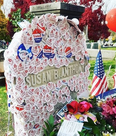 スーザン・B・アンソニー 大統領選 I Voted 墓石 ひらりー・クリントン