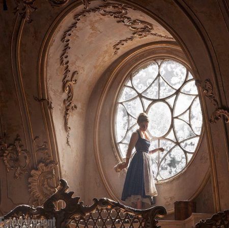 エマ・ワトソン　Emma Watson　映画　美女と野獣　ディズニー　実写版　ファーストルック　写真