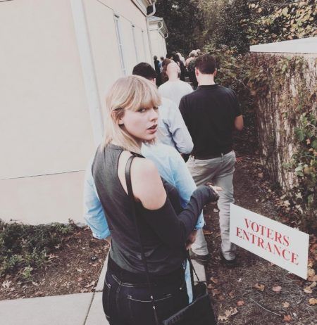 テイラー・スウィフト　Taylor Swift　アメリカ　大統領選挙　投票　