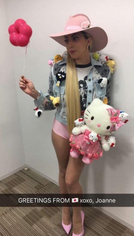 レディー・ガガ Lady Gaga 来日 テレビ出演 キティちゃん