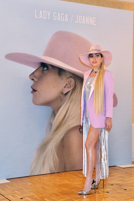 レディー・ガガ Lady Gaga 来日 合同会見