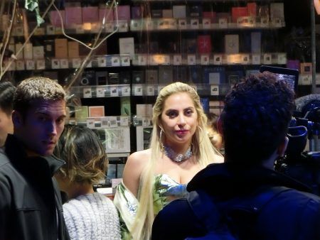 レディー・ガガ Lady Gaga 来日 六本木 ドン・キホーテ