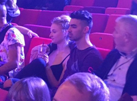 ジョー・ジョナス　Joe Jonas　ソフィー・ターナー　Sophie Turner