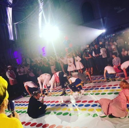 ケイティ・ペリー Katy Perry ハロウィン バースデー パーティ ツイスターゲーム