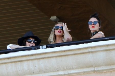 ケンダル・ジェナー クロエ・カーダシアン Kendall Jenner Khloe Kardashian