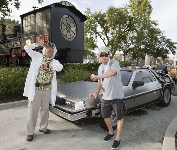 マイケル・J・フォックス　Michael J Fox　ユニバーサル・スタジオ・フロリダにて　映画『バック・トゥ・ザ・フューチャー』　ドクと再会