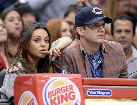 ミラ・クニス　Mila Kunis 妊娠　大きなお腹