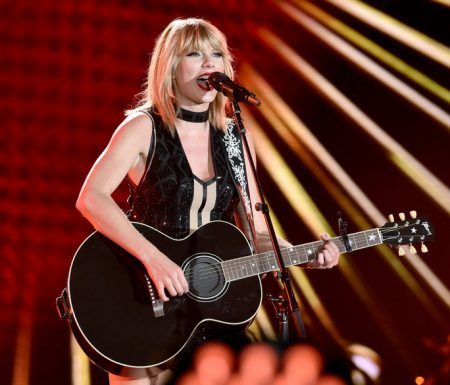 テイラー・スウィフト　Taylor Swift