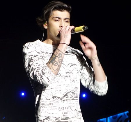 ゼイン・マリク　Zayn Malik　ワン・ダイレクション　自伝本『ZAYN』　9個の暴露 On The Road Again Tour