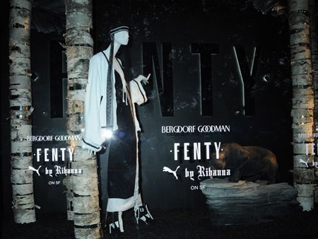 リアーナ Rihanna FENTY ×PUMA  外観