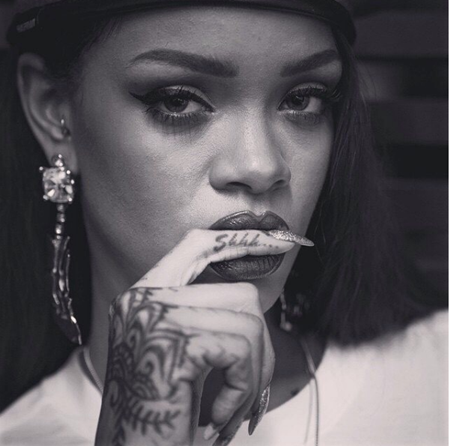 リア―ナ タトゥー シー