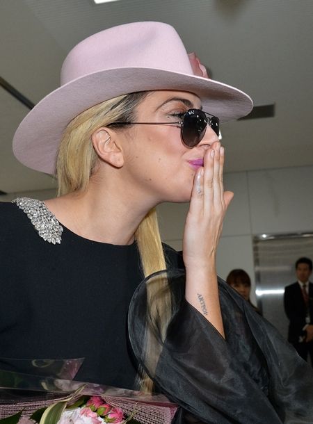 レディー・ガガ Lady Gaga  来日 成田空港 ホテル 来日1日目まとめ